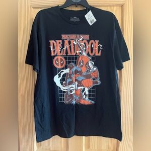 Deadpool Wolverine Black and Red T shirt Size Large‎